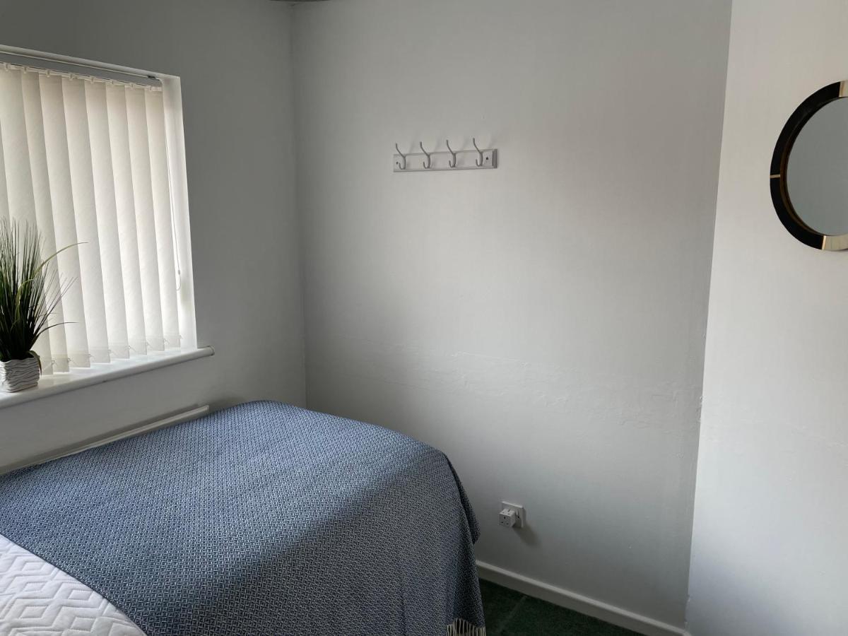 Comfortable And Spacious Superb Holiday Home In Llanelli, Dog Friendly Экстерьер фото