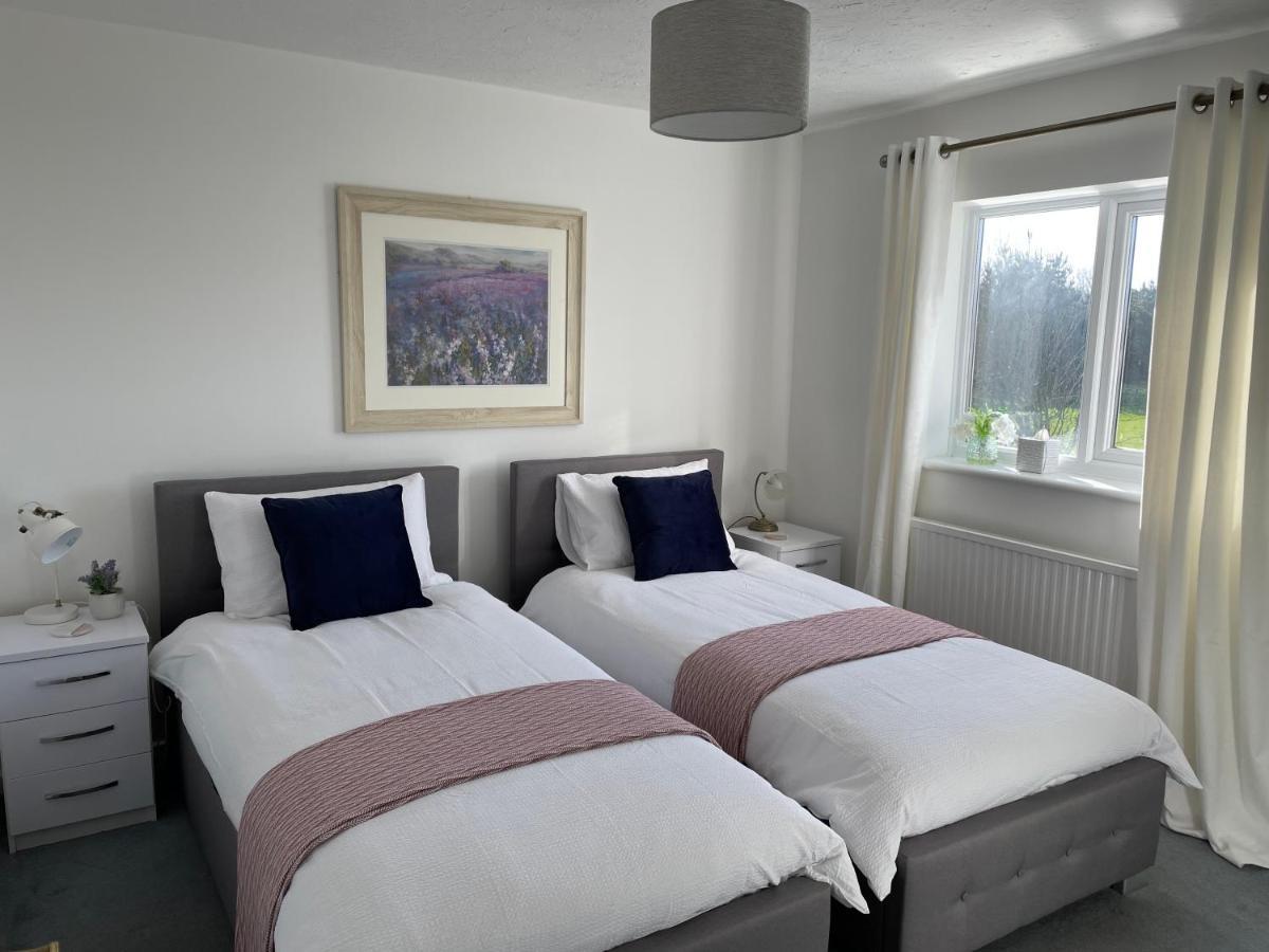 Comfortable And Spacious Superb Holiday Home In Llanelli, Dog Friendly Экстерьер фото