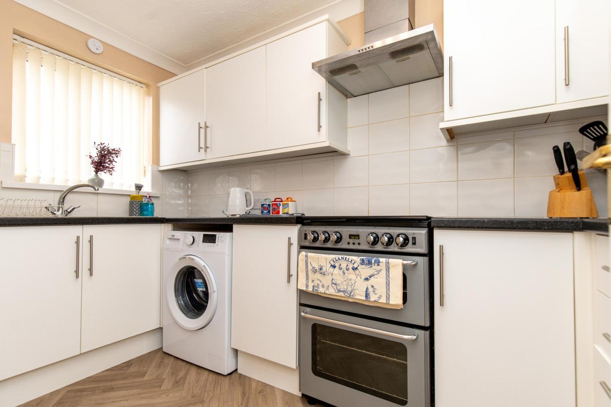 Comfortable And Spacious Superb Holiday Home In Llanelli, Dog Friendly Экстерьер фото