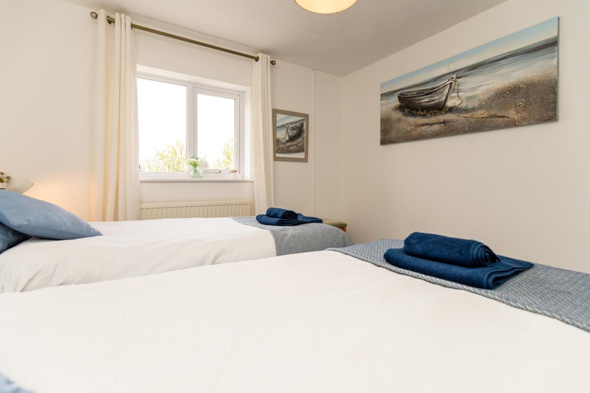 Comfortable And Spacious Superb Holiday Home In Llanelli, Dog Friendly Экстерьер фото