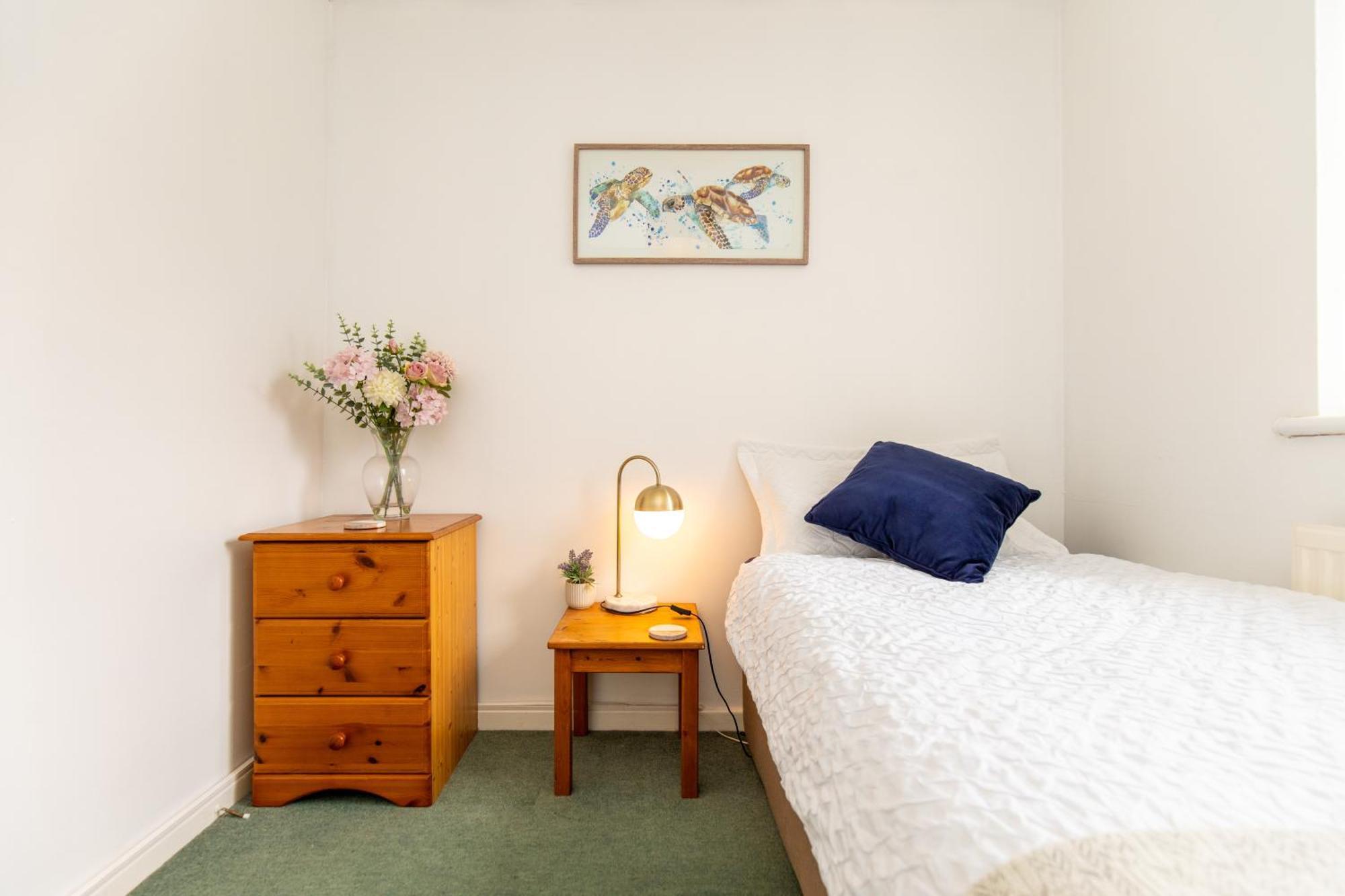 Comfortable And Spacious Superb Holiday Home In Llanelli, Dog Friendly Экстерьер фото
