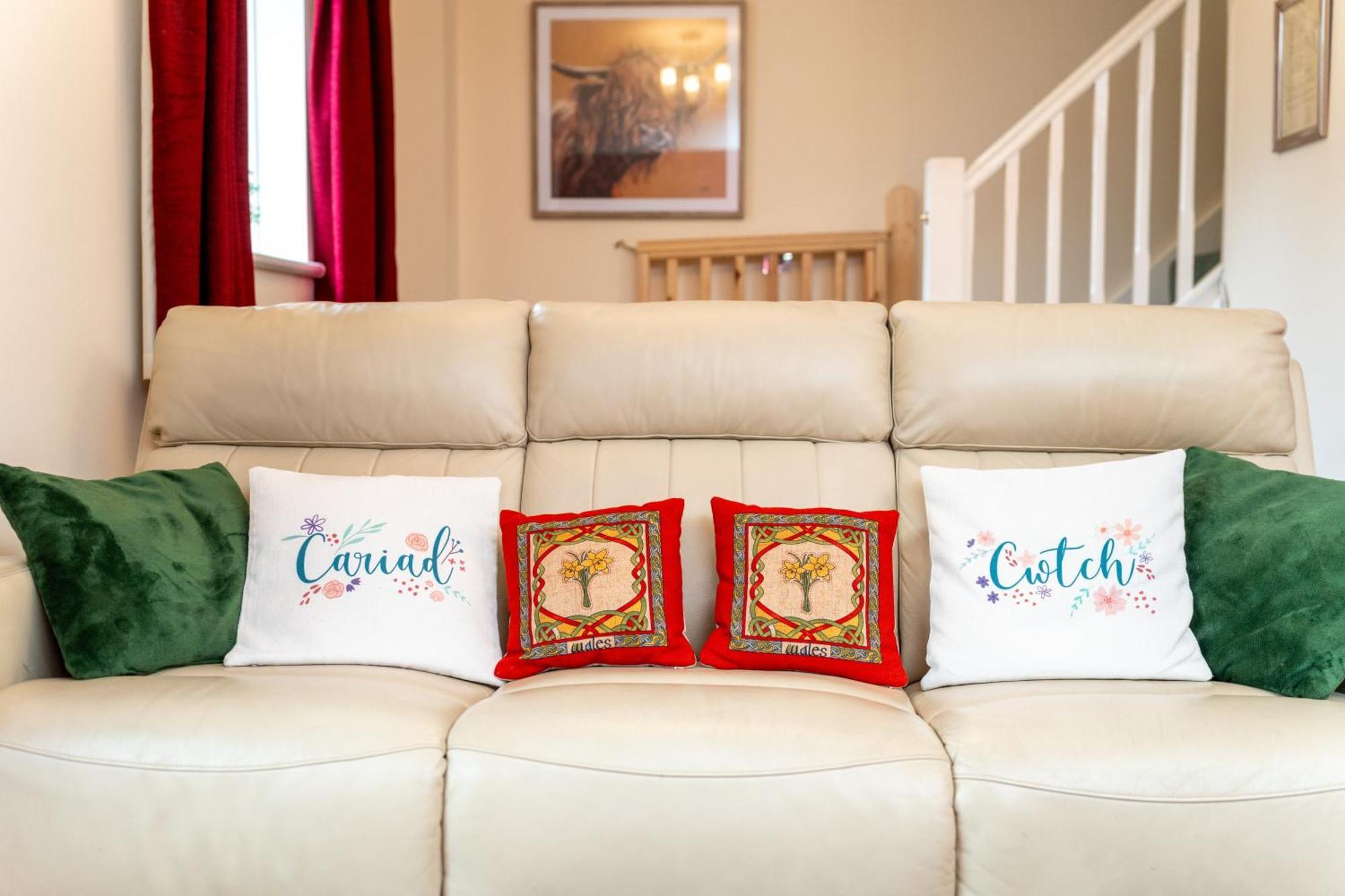 Comfortable And Spacious Superb Holiday Home In Llanelli, Dog Friendly Экстерьер фото