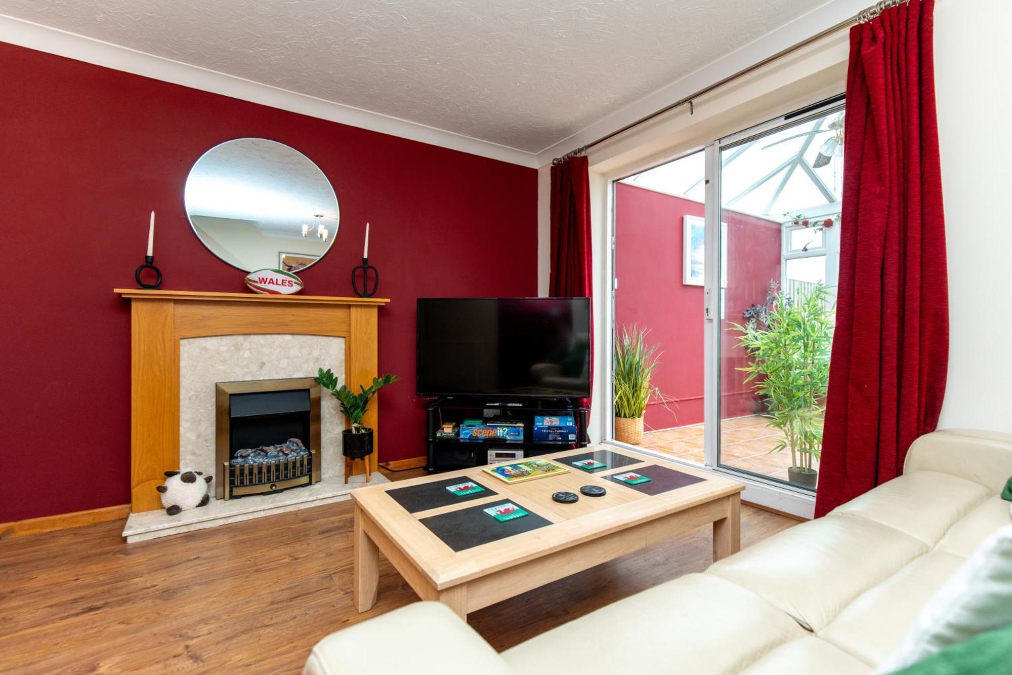 Comfortable And Spacious Superb Holiday Home In Llanelli, Dog Friendly Экстерьер фото