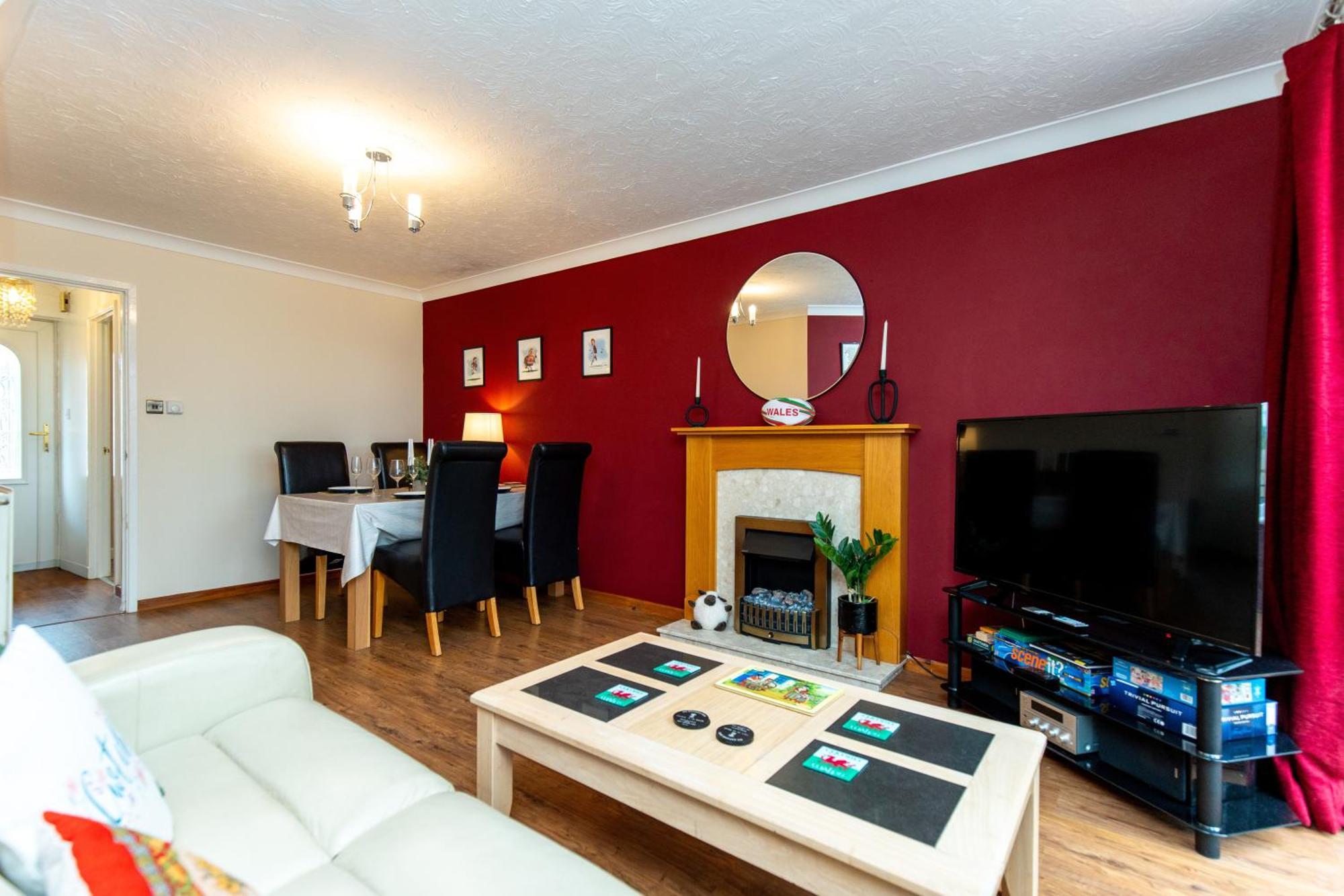 Comfortable And Spacious Superb Holiday Home In Llanelli, Dog Friendly Экстерьер фото