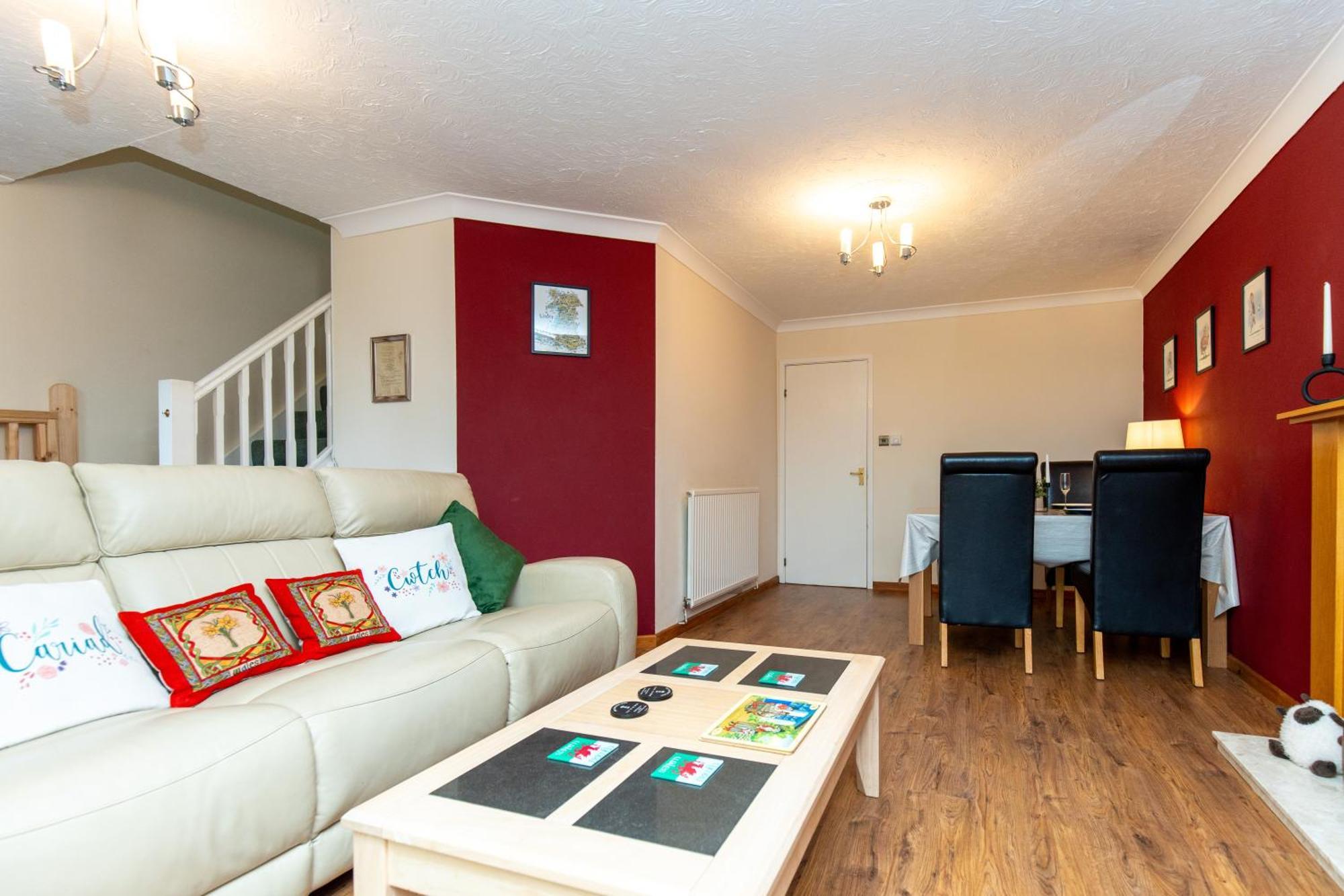 Comfortable And Spacious Superb Holiday Home In Llanelli, Dog Friendly Экстерьер фото