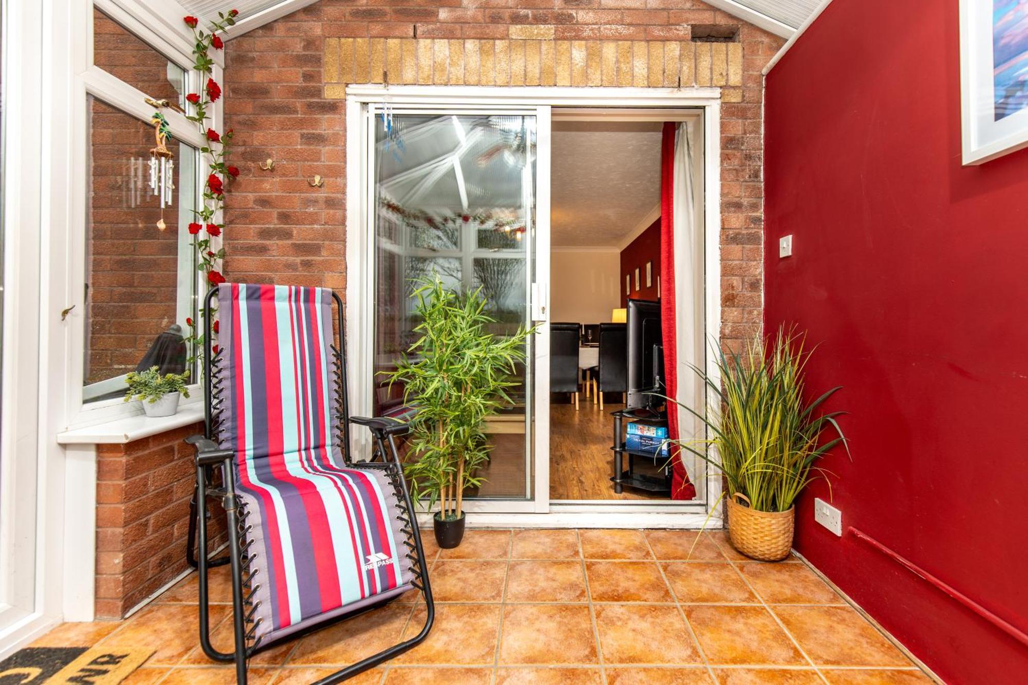 Comfortable And Spacious Superb Holiday Home In Llanelli, Dog Friendly Экстерьер фото