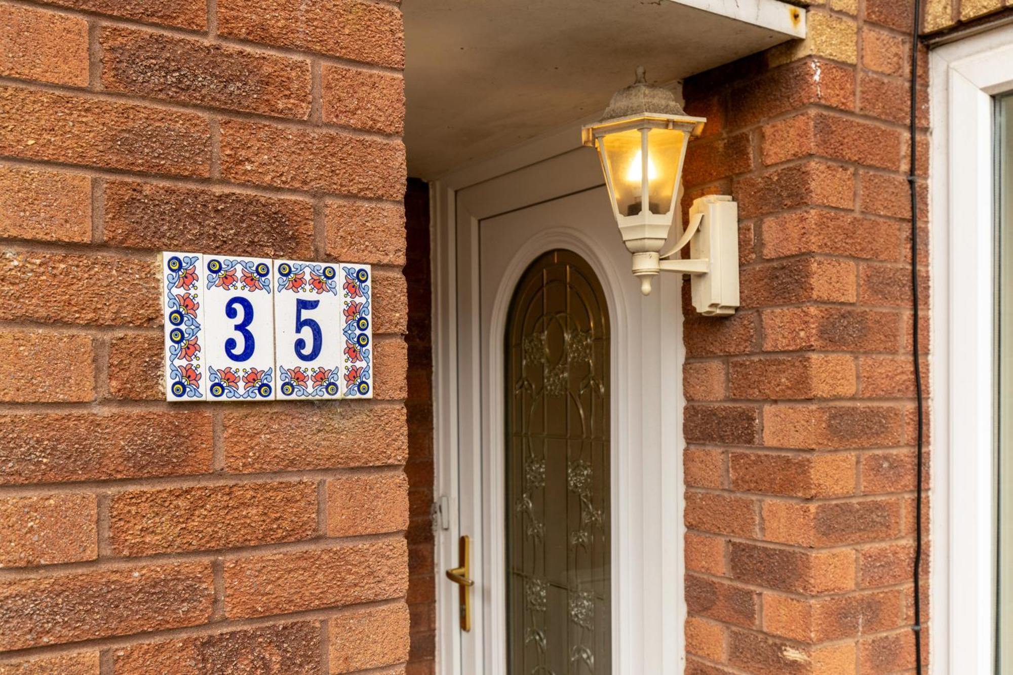Comfortable And Spacious Superb Holiday Home In Llanelli, Dog Friendly Экстерьер фото