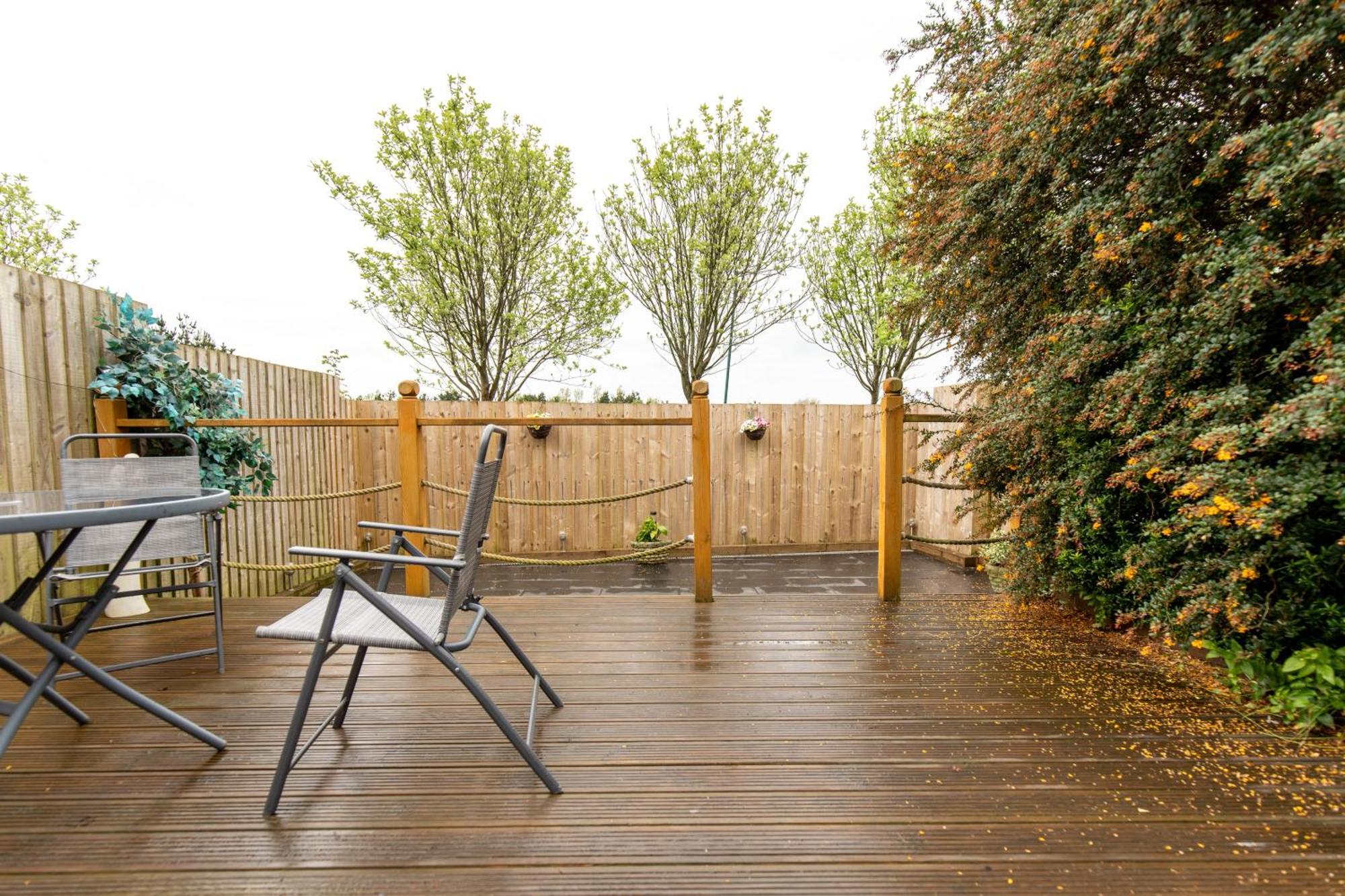 Comfortable And Spacious Superb Holiday Home In Llanelli, Dog Friendly Экстерьер фото