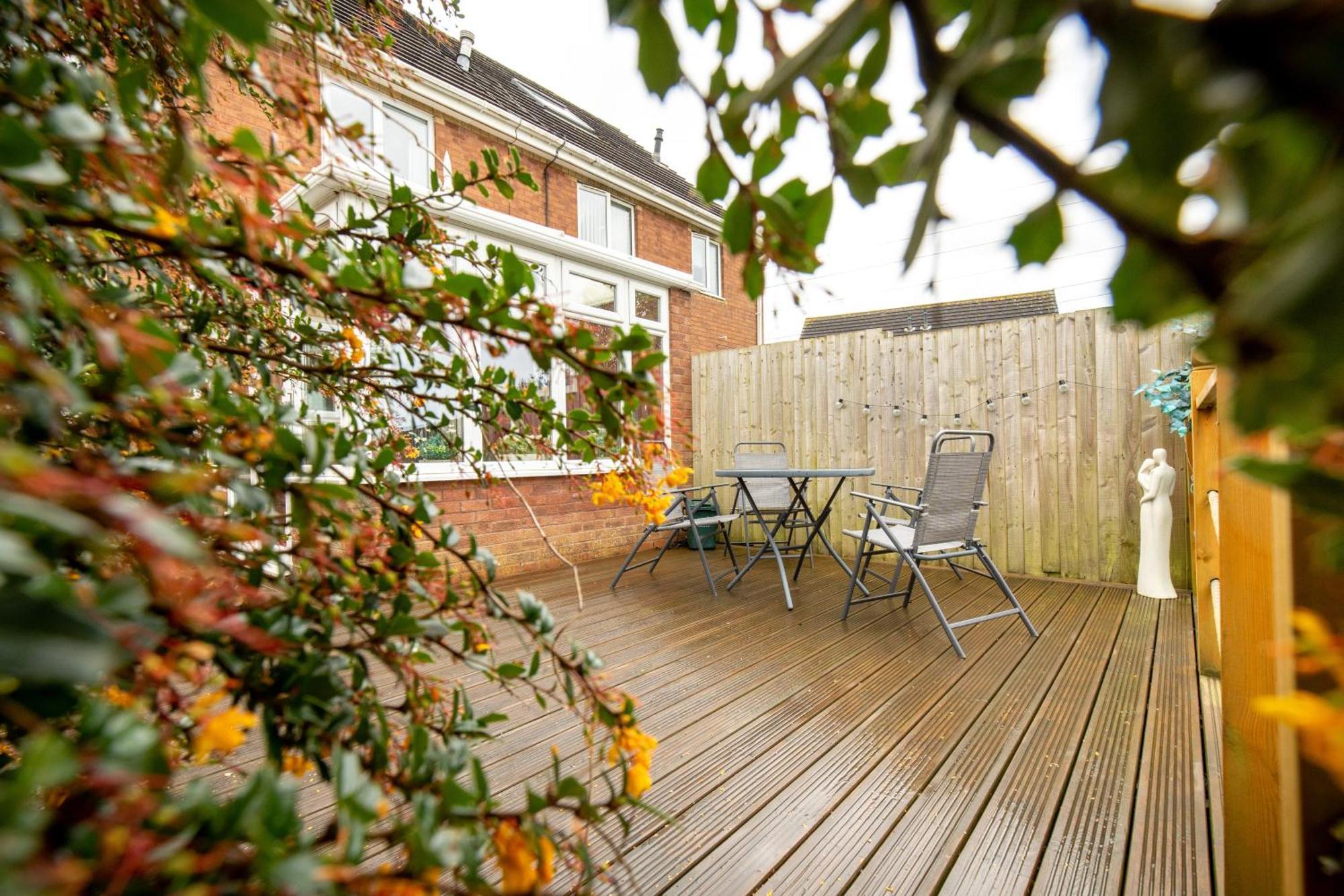 Comfortable And Spacious Superb Holiday Home In Llanelli, Dog Friendly Экстерьер фото