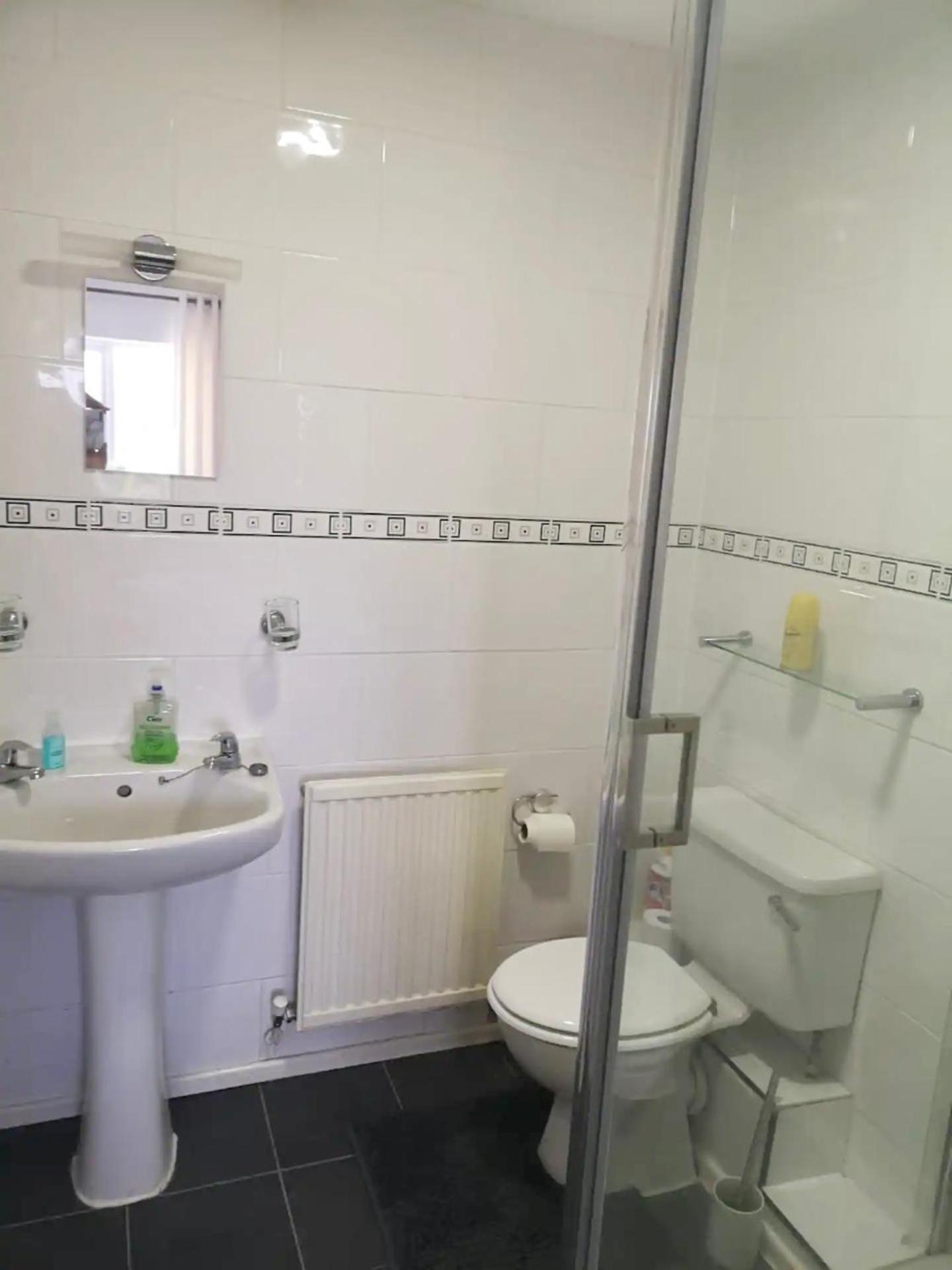 Comfortable And Spacious Superb Holiday Home In Llanelli, Dog Friendly Экстерьер фото